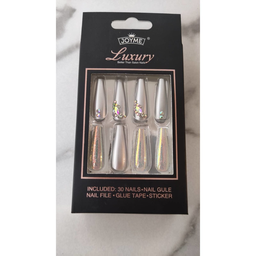 Press on nails with rhinestones